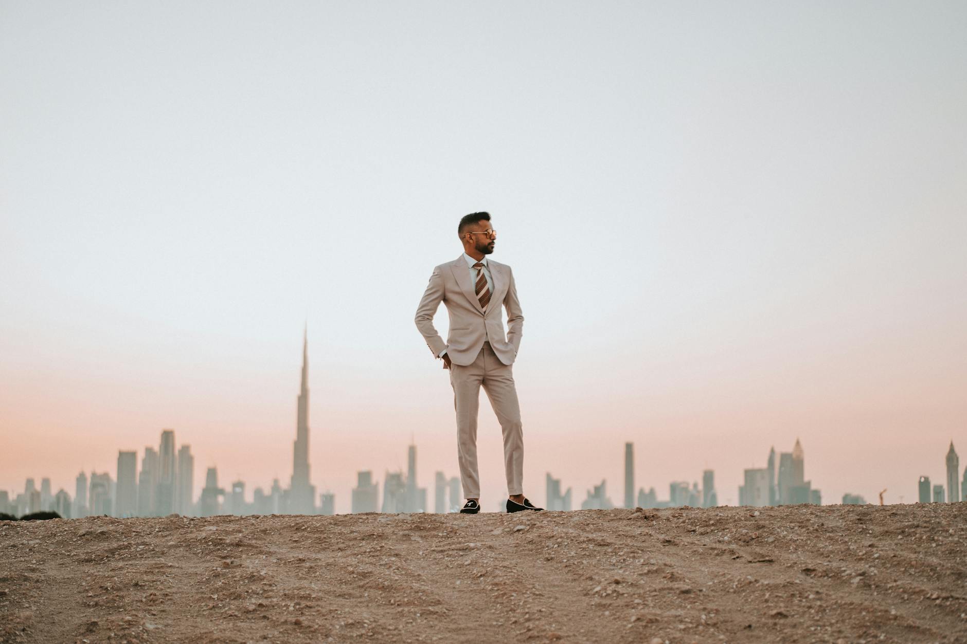 Jet-Set Fashion: The Best Outfits for a High-End Dubai Travel Experience 