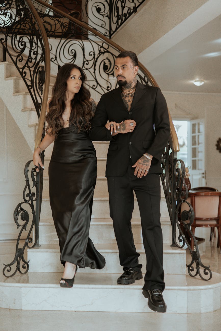 Dressing to Match Your Dating App Profile Vibe When You’re Over 40